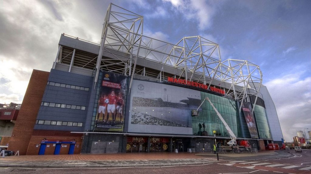 Old Trafford by Parrot of Doom - Own work, CC BY-SA 3.0,